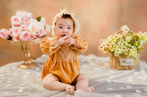 玉林宝宝睡觉爱笑